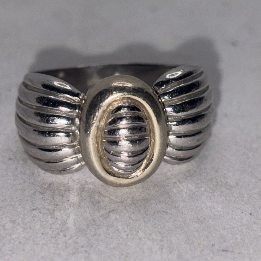 CNA Sterling Silver 925 w/Gold Toned Accents Domed & Ribbed  Ring size 9.5